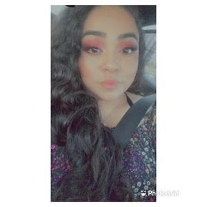 Meet your Posher, Dalia